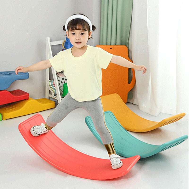 Children's Balance Seesaw Toy Indoor Curved Wobble Board Games For Kids