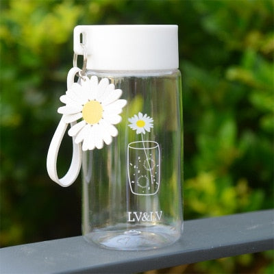 WOVTE Small Daisy Water Bottles, 500ml Plastic Transparent Frosted Water  Bottle, BP-A Free, Portable Reusable Leak-Proof Water Bottle With Rope for  School Travel 