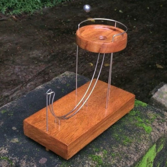 Kinetic Art Newtons Cradle Balance Balls Gravity